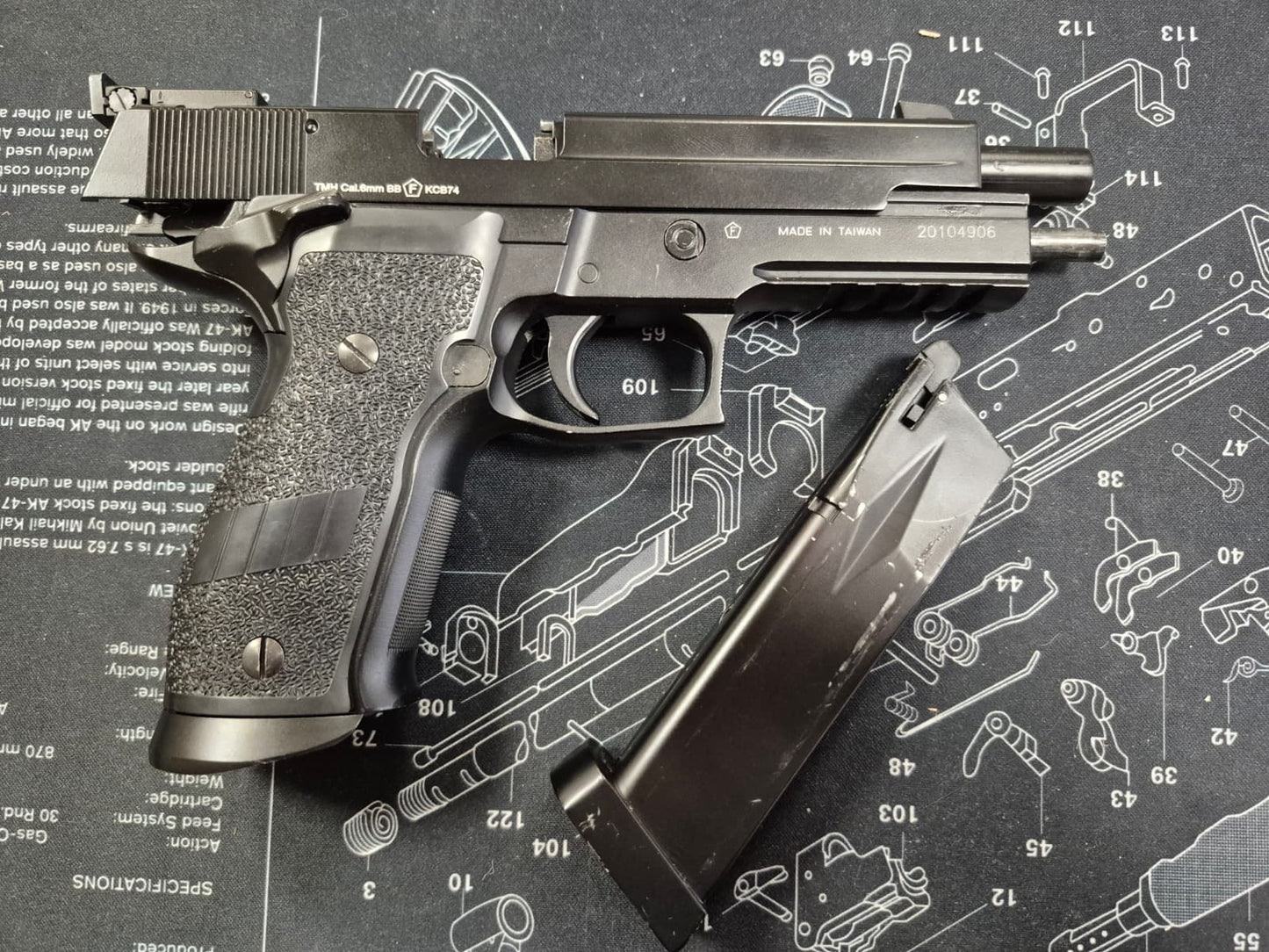 USED Airsoft pistol P226-S5 CO2, full metal, blowback - black
